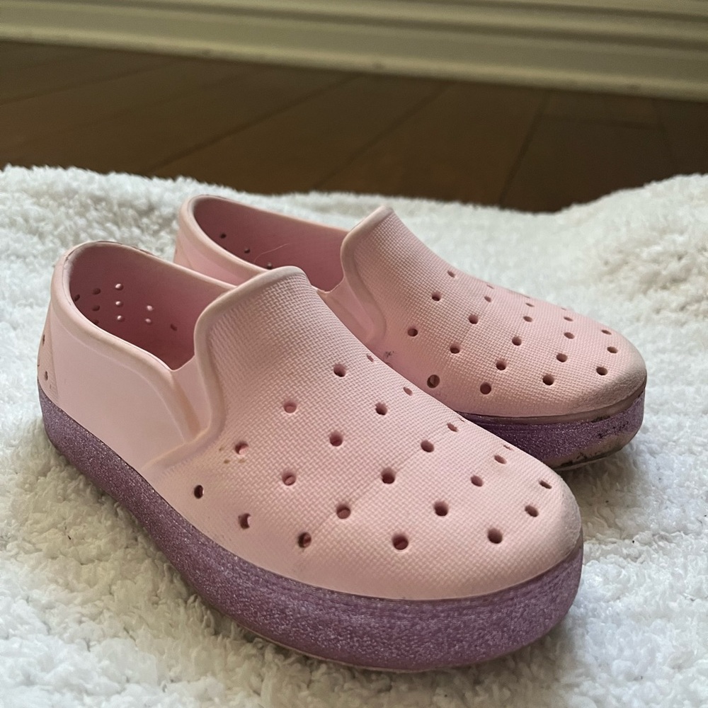 People brand shoes